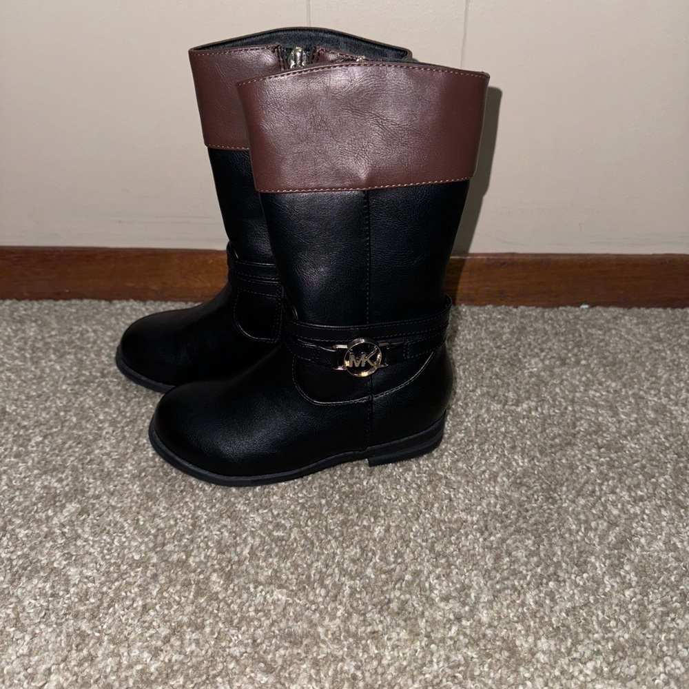 MK boots